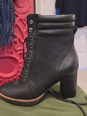 Naturalizer Black Lace-Up Block Heel Ankle Boots
